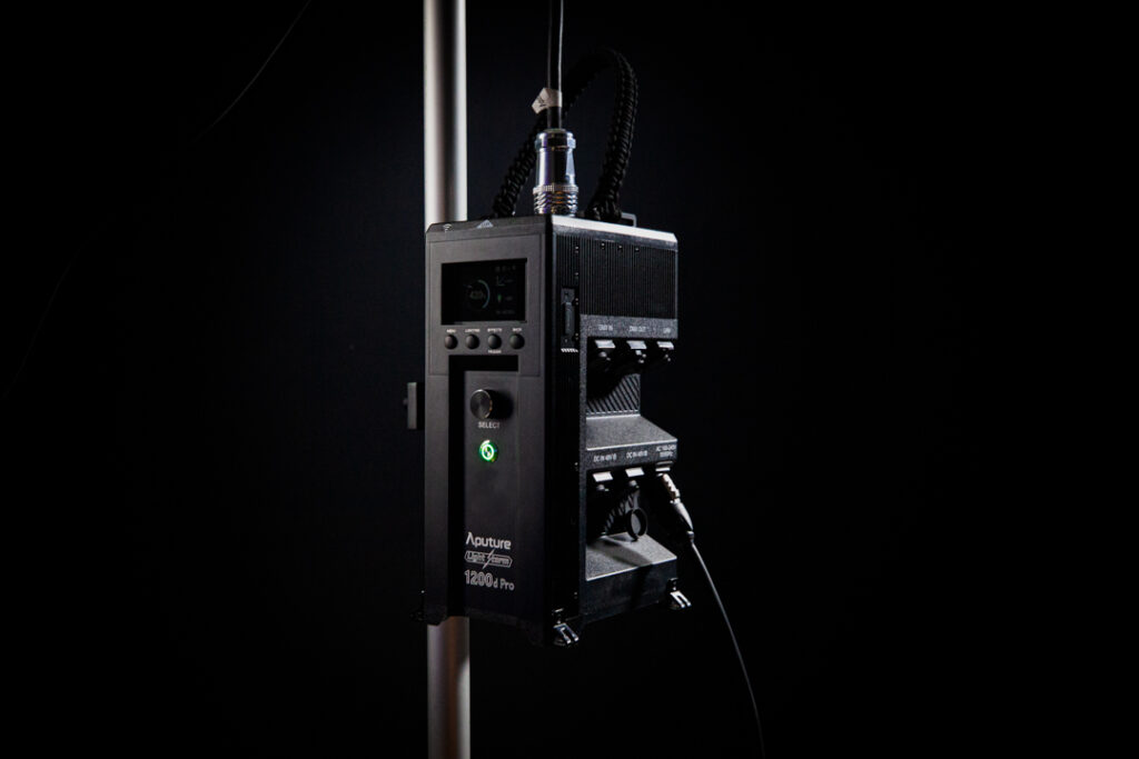 Aputure LS 1200D - 02